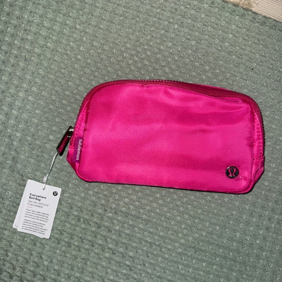 NWT Lululemon Sonic pink Everywhere Belt Bag - Picture 1 of 4